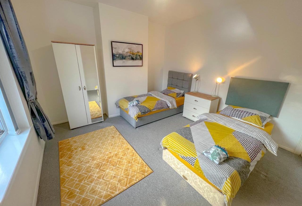 Long Term Offers Message For Prices Sleeps 6 Adults, Contractors, Relocators, Travellers Villa Halifax Eksteriør bilde